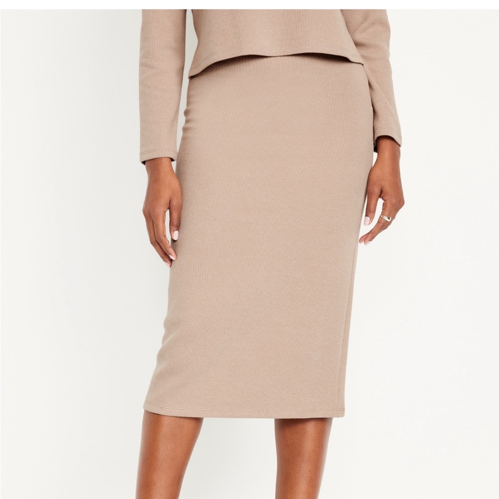 Midi ribbed skirt